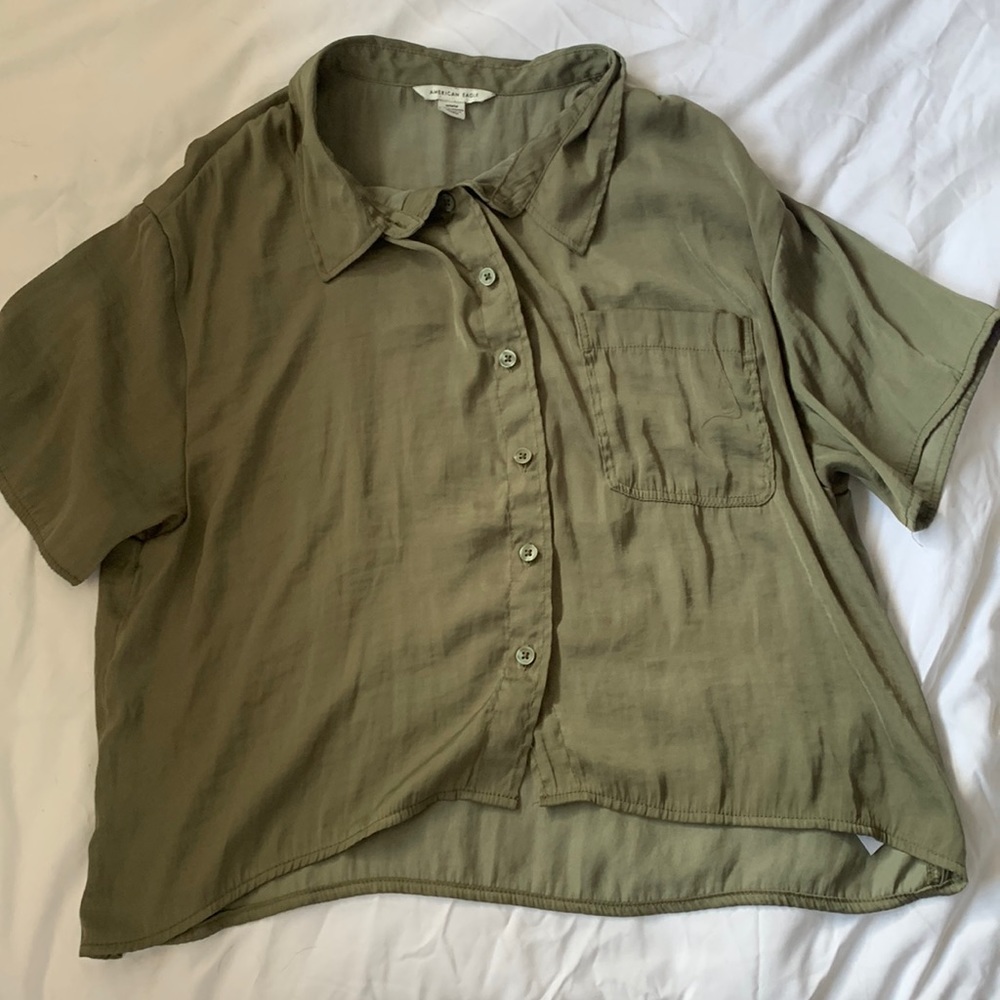 Army green American eagle tee!